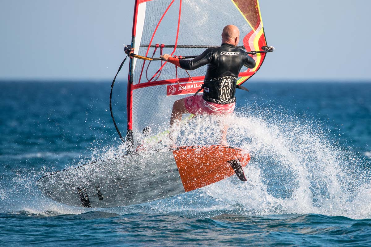 Why is G10 Still The Best Material For Windsurfing Fins? BLACK PROJECT